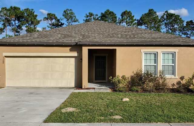 Gorgeous 4-Bedroom, 2-Bathroom Home in Lake Wales