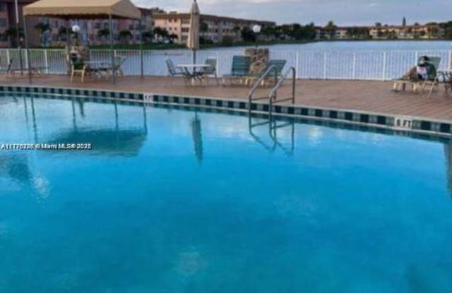 1481 NE Miami Gardens Dr