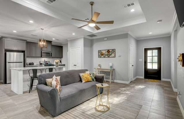 Photo of 3451 West Ave