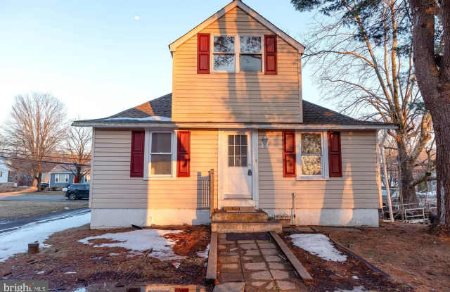 214 TRUMBAUERSVILLE Road