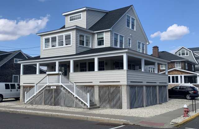 962 East Avenue