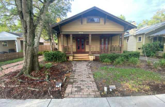 3 Bedroom 2 Bath in Historic Orlando for RENT!