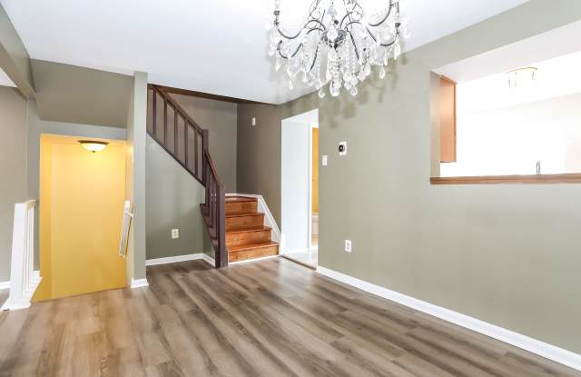 8202 Ashford Boulevard