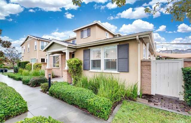 Photo of 3235 Larkspur Street