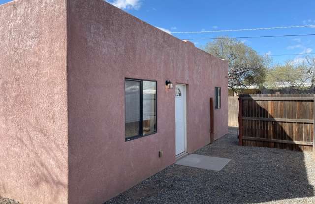 1307 W Saint Clair St Unit 2