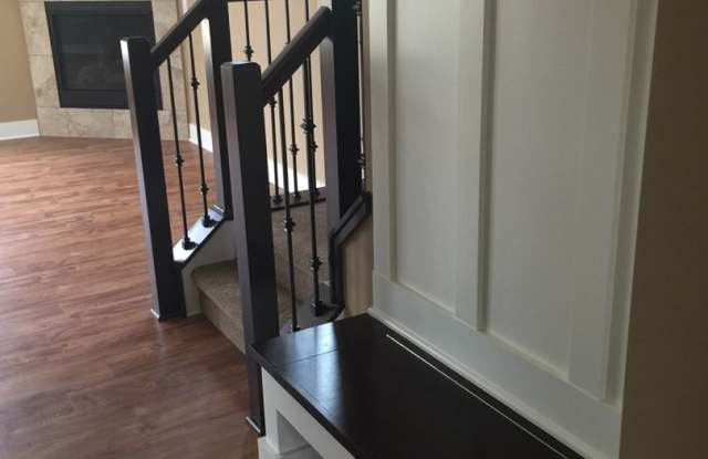 Photo of 3 bedroom 2 1/2 bath house for rent