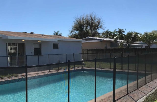 2100 N 31st Ct - 2100 North 31st Court, Hollywood, FL 33021