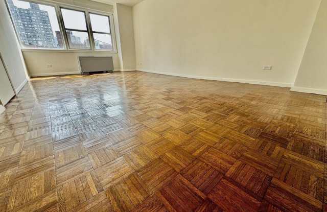 525 E 82nd Street