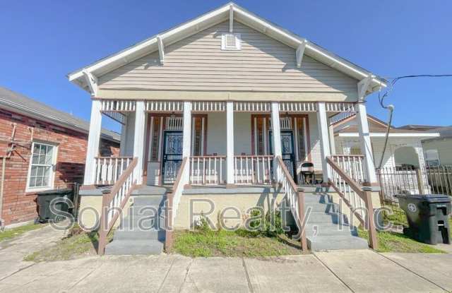 2433 Saint Anthony St.