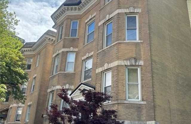 Photo of 411 Newstead Ave