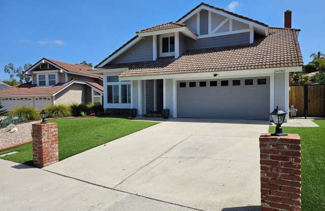 Photo of Pool Home 4 Bedroom