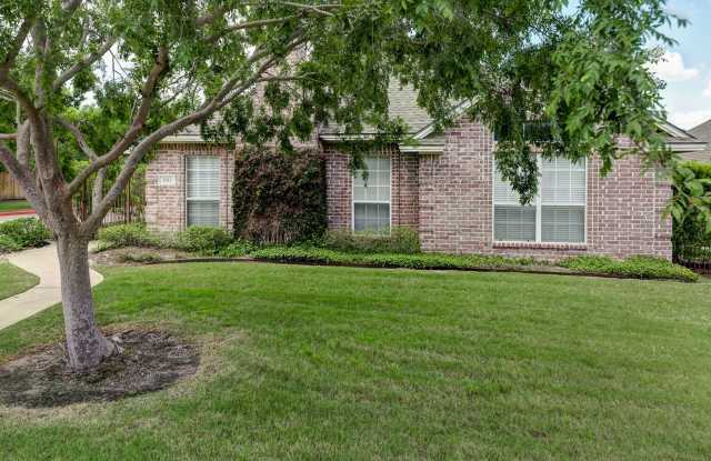 3 Bed, 3 Bath with Garage Close to Campus - The Veranda
