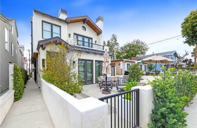 519 Larkspur Avenue .5