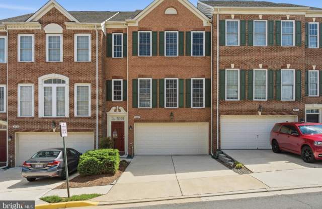 8439 KIRBY LIONSDALE Drive