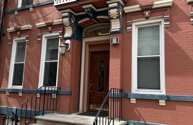 Photo of 942 WILLOW AVE