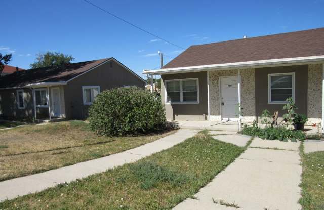 2 Bed 1 Bath in Triplex