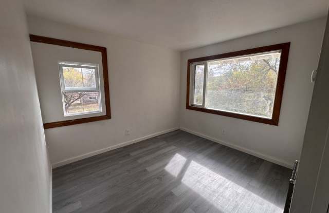 2 bedroom, 1 bathroom House