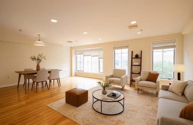 Photo of 523 MADISON ST