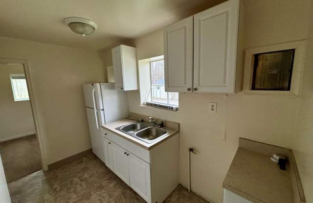 13348 N Saginaw Rd #3