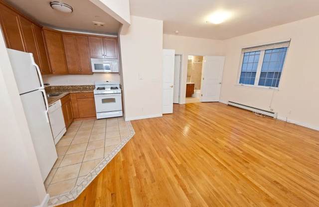 4318 54th St Apt 2A