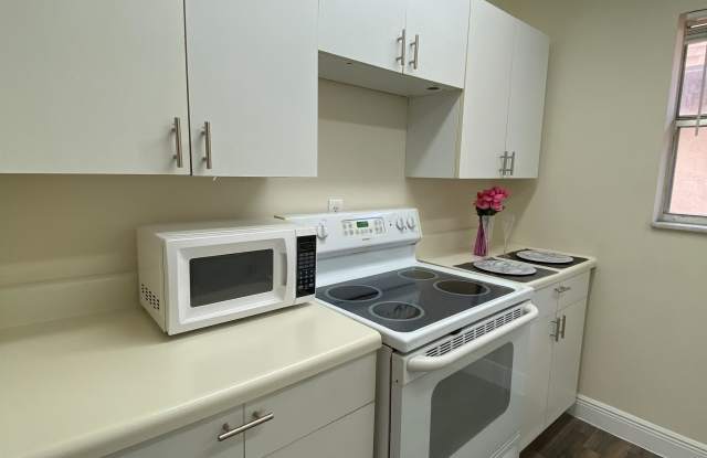 Photo of 450 SW 2nd Ave Unit 204