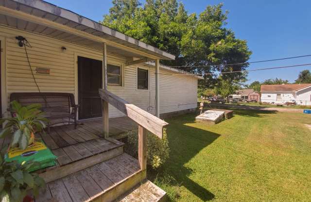2 bedroom 1 bath duplex in Shawnee