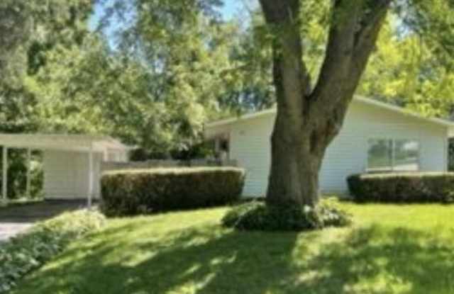 Photo of 33 South Prairie Street