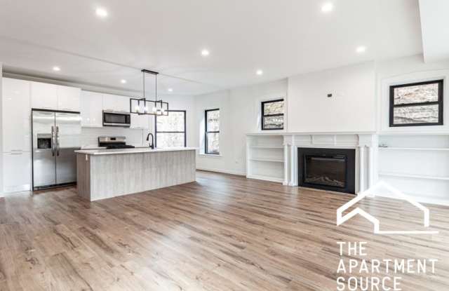 1426 West Jonquil
