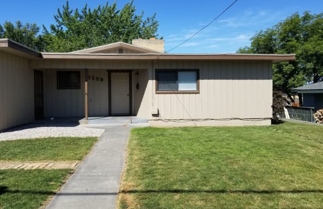 1108 Baker - 1108 S Baker St, Moses Lake, WA 98837