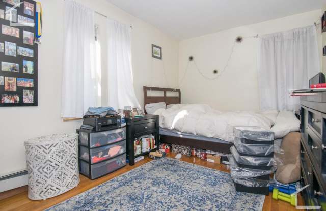 Available 6/1! Fantastic Brighton 1-bed/1-bath apartment