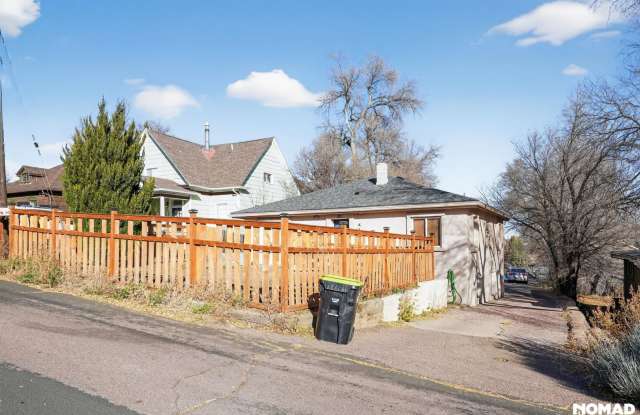 Charming 2BR Duplex in Colorado Springs