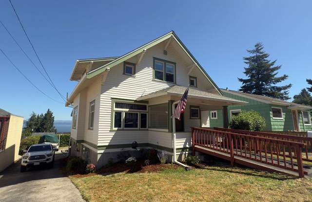 Photo of 3360 Harrison Ave