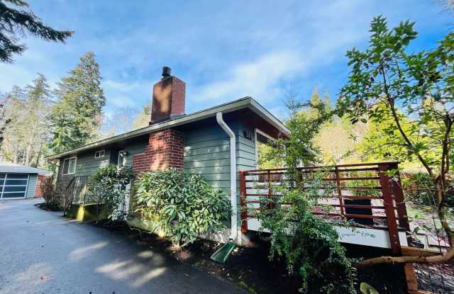Photo of Tastefully Remodeled Bungalow, Just 2 Blocks From the Seattle/BI Ferry!