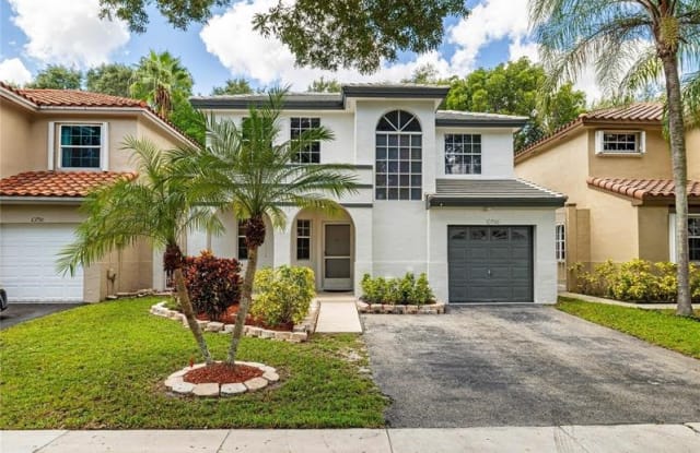 10746 South Saratoga Drive - 10746 South Saratoga Drive, Cooper City, FL 33026