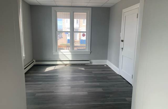 1460 Monroe Street - 1