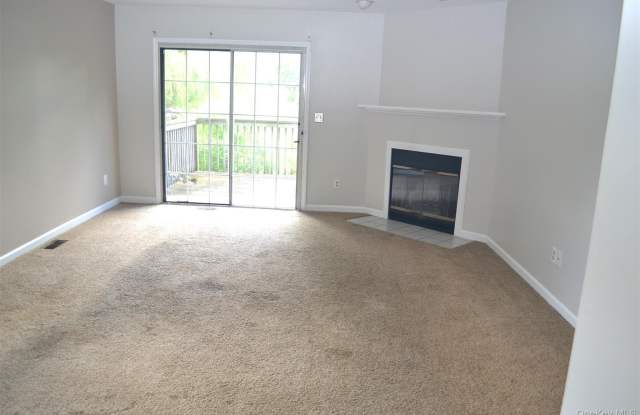 308 Covington Green Lane