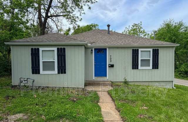 700 S Savage St