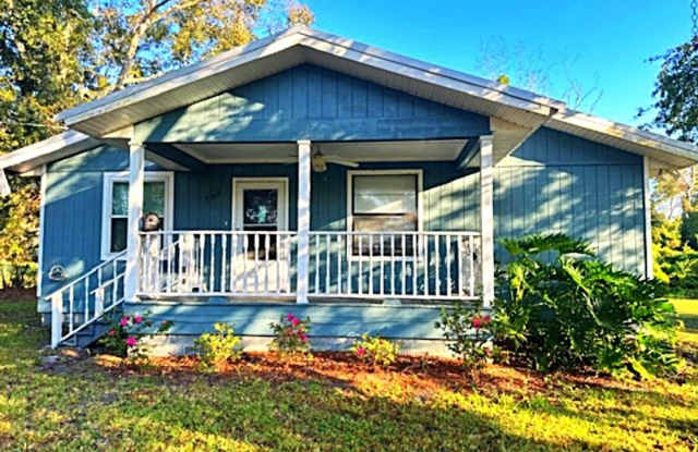 Photo of Island Bungalow, Minutes From the Beach!