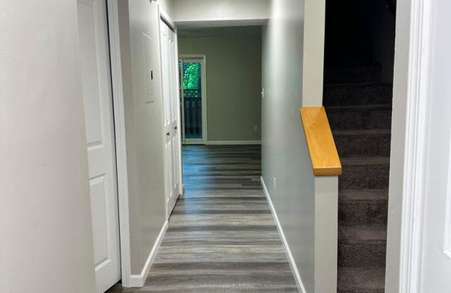 PRICE REDUCED! 3 bedroom, 2.5 bath Townhouse: Cedar Grove Townhomes!