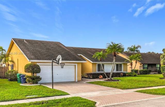 8060 NW 51st Ct