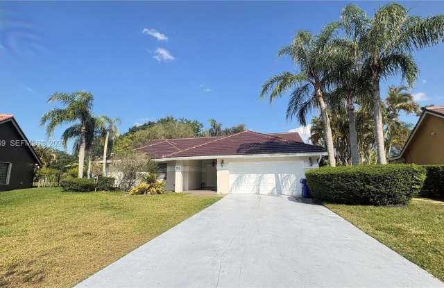 759 NW 161st Ave