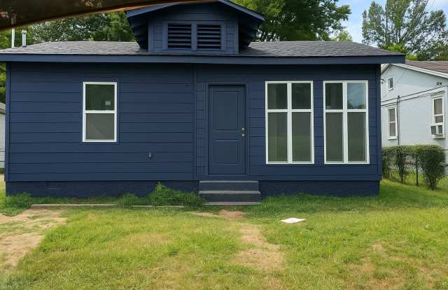 Photo of 2531 Pershing Ave