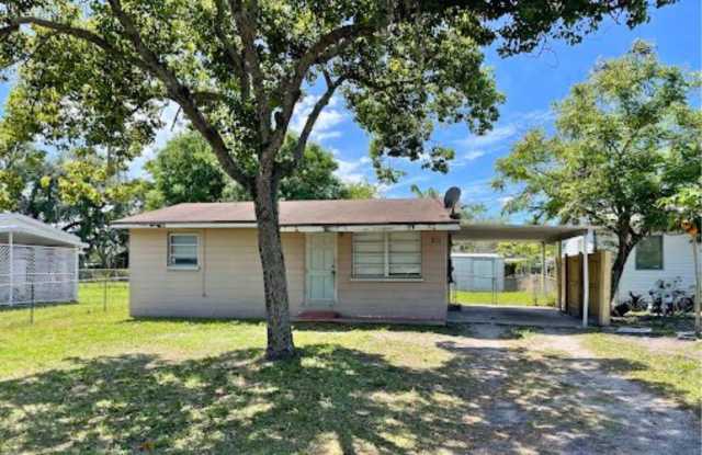 2 bedrooms and 1 bath, With its central location, residents have quick access to major highways and public transportation. - 211 Griffin Avenue, Crystal Lake, FL 33801