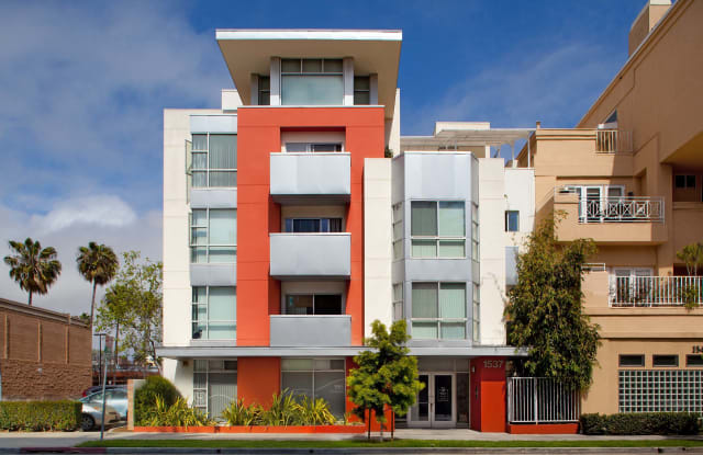 Photo of 1537 on 7th