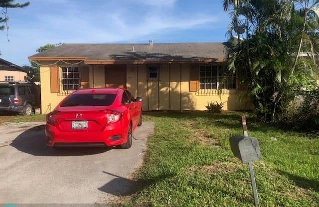 2900 NW 195th St - 2900 Northwest 195th Street, Miami Gardens, FL 33056