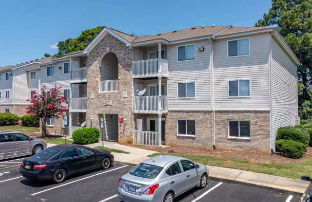 The Landings at Steele Creek Apartments