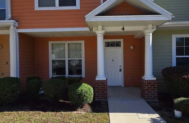 Charming 2/2 Townhome in Eagle Trace