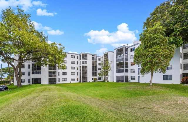 Photo of 9235 Southwest 8th Street