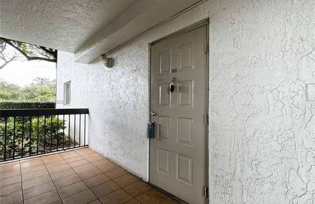 701 N Pine Island Rd