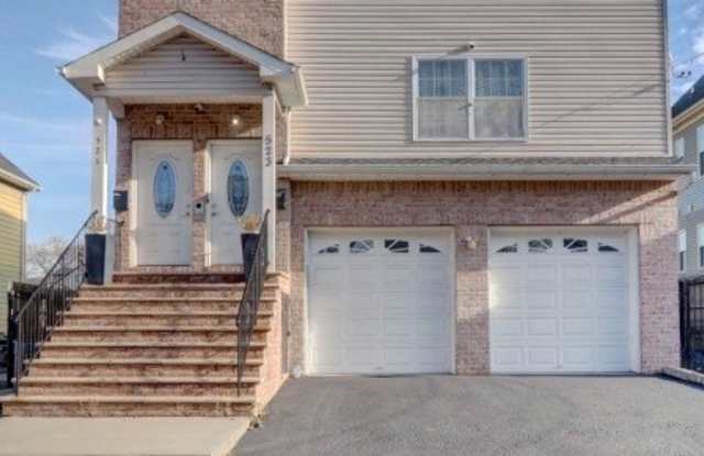 Photo of 521-523 Walnut St